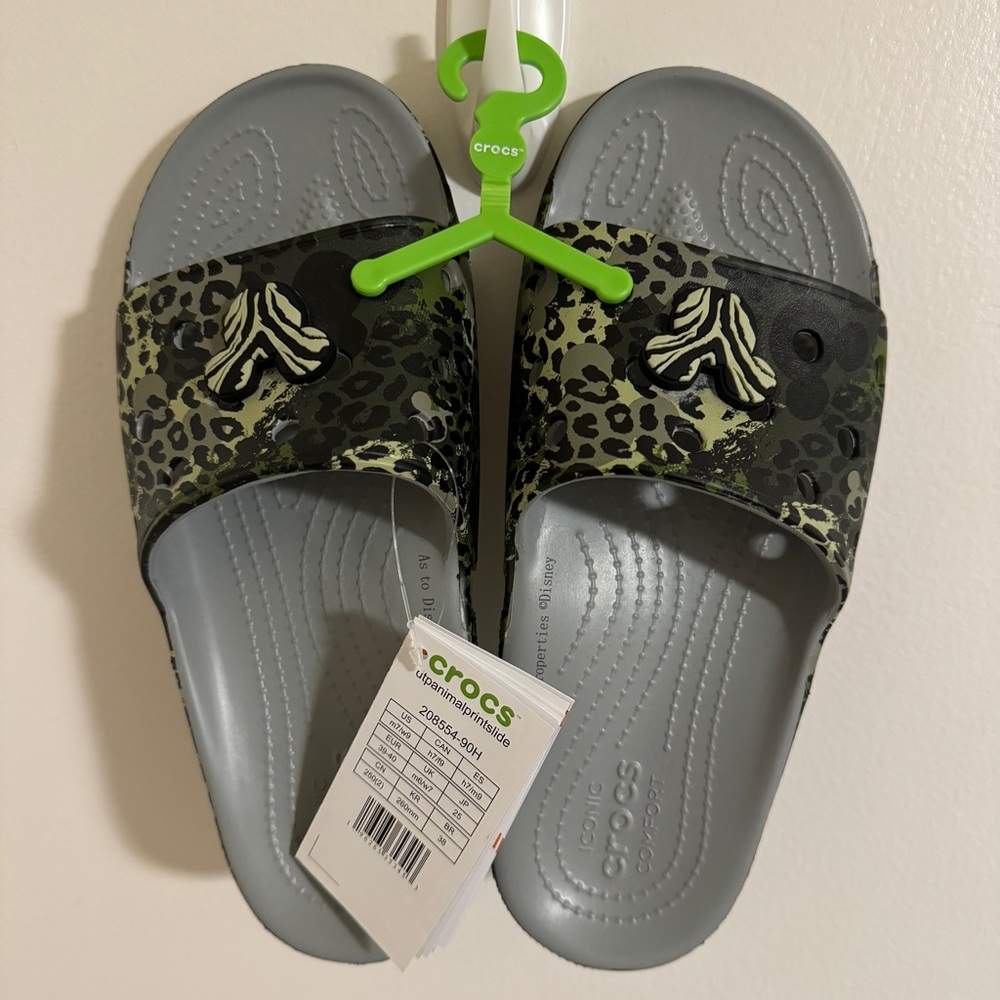 NWT Crocs Disney Parks Animal Kingdom Mickey Mouse Safari Slides